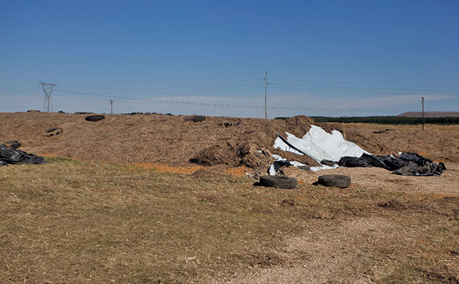 Winter feeding methods: a tale of two farms Winter feeding methods: a tale of two farms