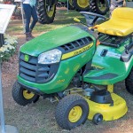 John-Deere-110-lawn-tractor