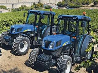 T4000F series wins another tractor award