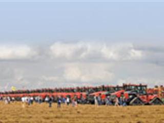 Big tractors set new record