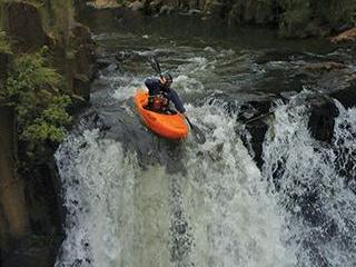 The Falls Backpackers and Adventures