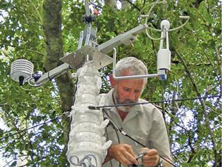 Cosmic probe sheds light on soil moisture Cosmic probe sheds light on soil moisture