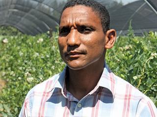 New farmer moves ahead with skill & understanding New farmer moves ahead with skill & understanding