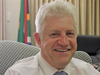 Bridging the gaps – Winde’s plans for the Western Cape