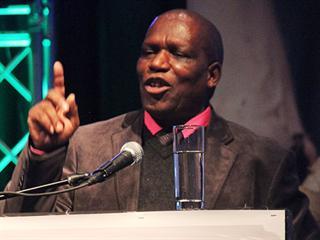 Zokwana urges collaboration between government and agriculture sector