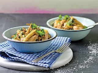 Stir-fried chicken with peppers and baby mealies