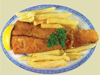 Fish, chips and sauce