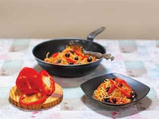 Pasta with roasted sweet peppers & olives Pasta with roasted sweet peppers & olives