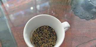 make-a-tea-of-the-herbs-and-feed-for-horse-allergies