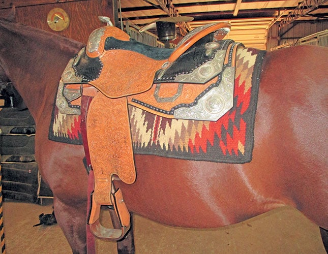 How to fit a western saddle