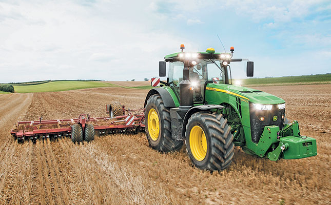 Meet the mighty John Deere 8400R!