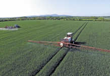 The MagGrow spraying system uses magnetic strips that ionise the pesticide solution, thereby improving plant adhesion.
