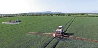 The MagGrow spraying system uses magnetic strips that ionise the pesticide solution, thereby improving plant adhesion.