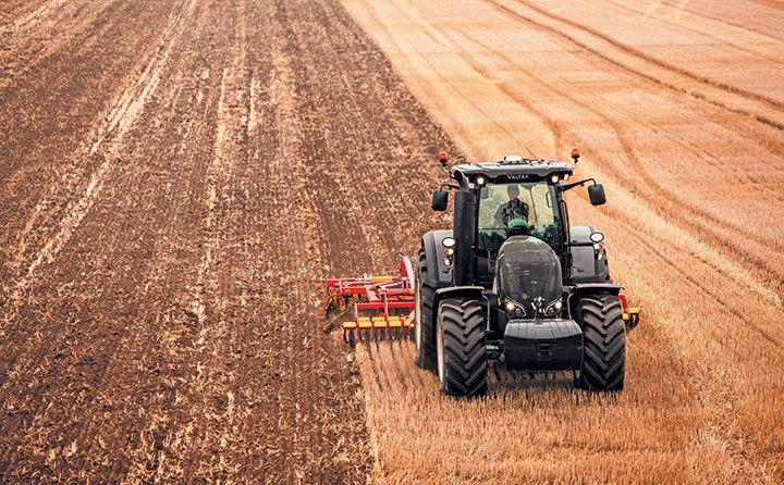 Meet the new Valtra S374 Meet the new Valtra S374