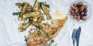 Oven-baked hake with courgettes on the side