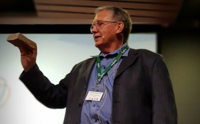 Researchers urged to get out into the field Researchers urged to get out into the field