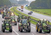 Farmer protest brings traffic to a standstill in The Hague