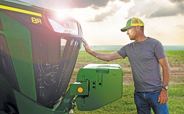 New John Deere tractor range: inspired by farmers, for farmers New John Deere tractor range: inspired by farmers, for farmers