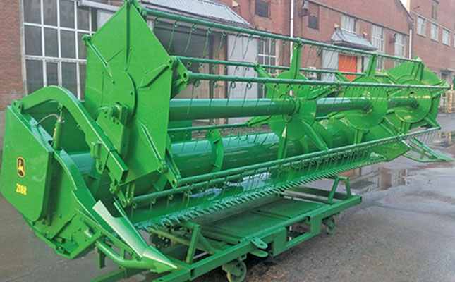Harvesting power: John Deere C120 Harvesting power: John Deere C120
