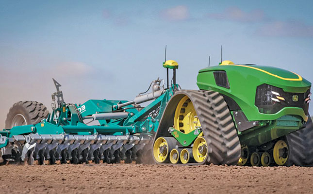 The race to commercialise the first driverless tractor