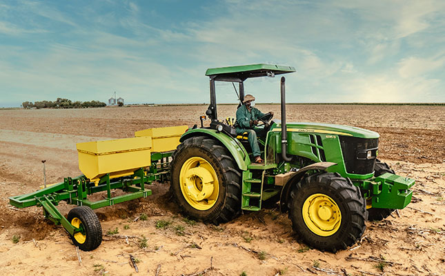 The new John Deere 6B Series tractors The new John Deere 6B Series tractors