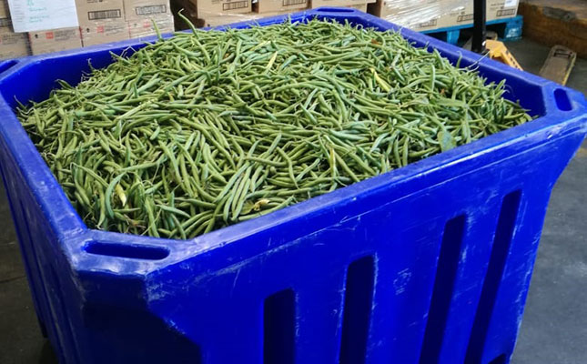 Western Cape farmers donate to those in need Western Cape farmers donate to those in need