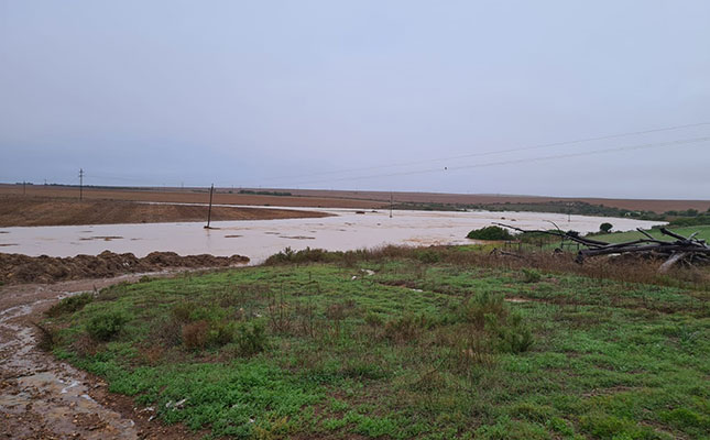 Southern Cape welcomes heavy downpours, despite damage