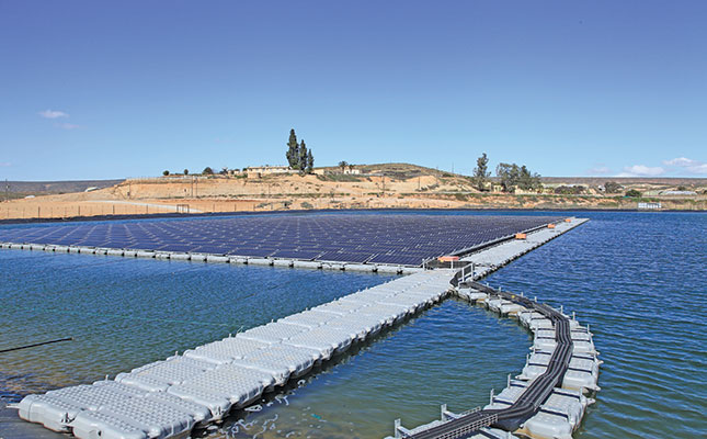 Floating solar panels: generating power and saving water