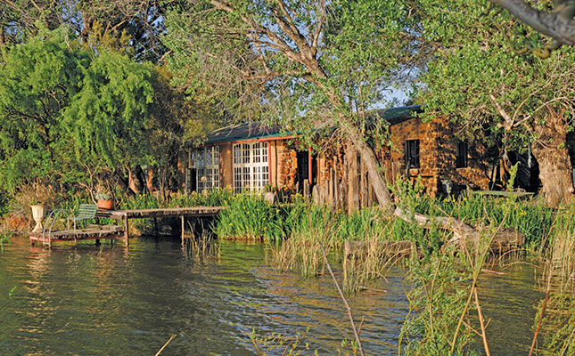 Fishing and great sunsets from a boathouse in North West Fishing and great sunsets from a boathouse in North West