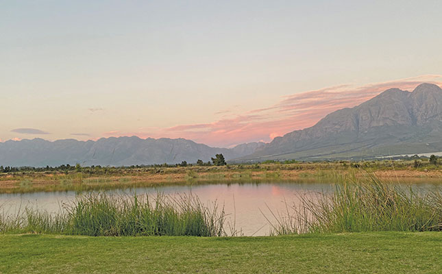 Luxurious container love nest in the Boland Luxurious container love nest in the Boland