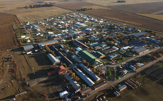 Machinery and tractor brands finalise mega displays at Nampo Machinery and tractor brands finalise mega displays at Nampo